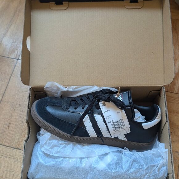 Adidas Samba Shoes- black and white Size 8.5 womens (7 mens) - Picture 5 of 9